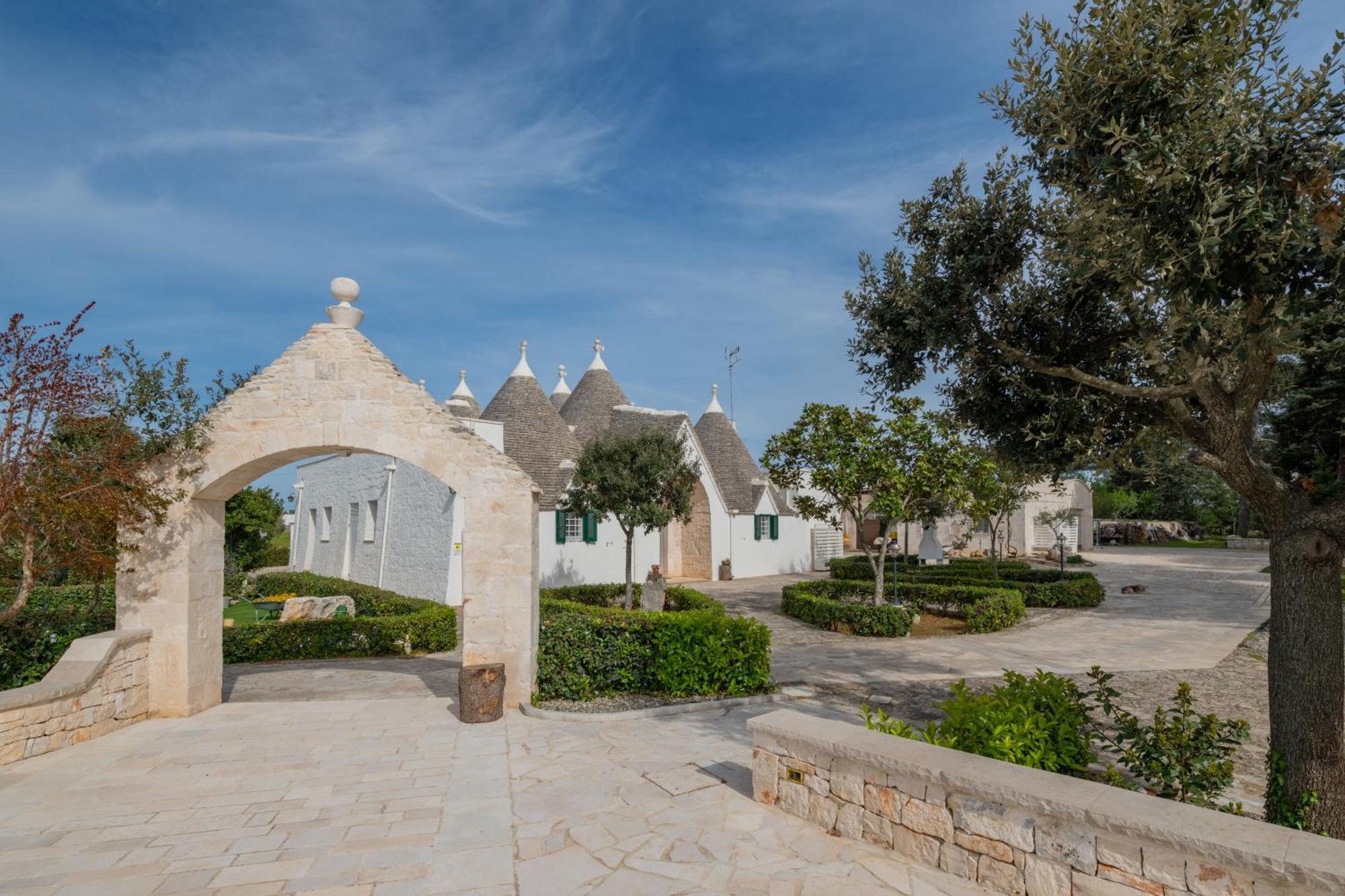 Trullo Degli Anelli In Masseria Cisternino Buitenkant foto
